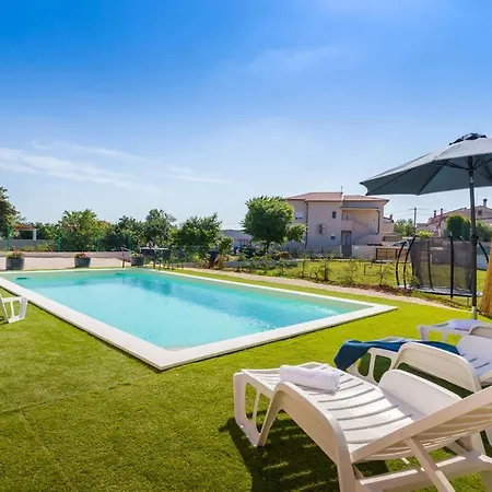 Villa Elfi Pula Exterior photo